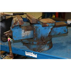 LARGE METAL VISE. TOOLS