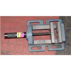 SMALL METAL VISE. TOOLS
