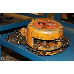 KITO TORK 1.5 TON CHAIN HOIST. TOOLS