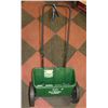 Image 1 : SCOTTS TURF BUILDER SPREADER