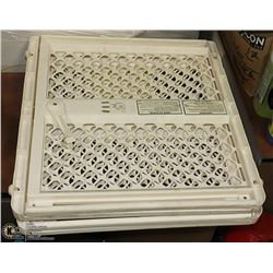2 RETRACTABLE BABY SAFETY GATES