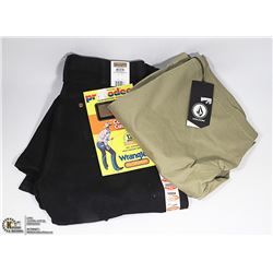 MENS PAIR WRANGLER JEANS AND VALCOM SHORTS