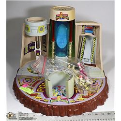 POWER RANGERS VINTAGE POWER DOME WITH FIGURES