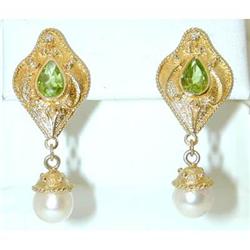 462 14K Gold Pearl Earrings w/Peridot