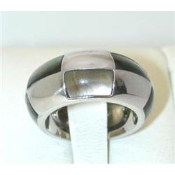 5301 MAUBOUSSIN PARIS 18KW Gold Ring w/ Shell