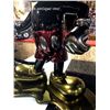 Image 10 : 151cm Mickey Mouse Laura Criell life-size figure