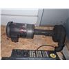 Image 1 : Gusher Pump