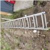 Image 1 : 32" LOUIS VILLE EXTENDABLE LADDER