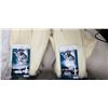 Image 4 : GLOVES, MITS