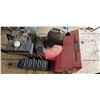 Image 2 : MASTERCRAFT GAS SNOWBLOWER, 24" BLADE. ON TRACKES