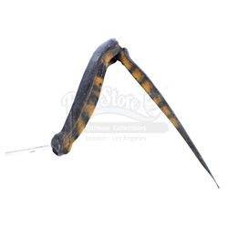 Lot #755 - STARSHIP TROOPERS (1997) - Warrior Bug Leg Piece