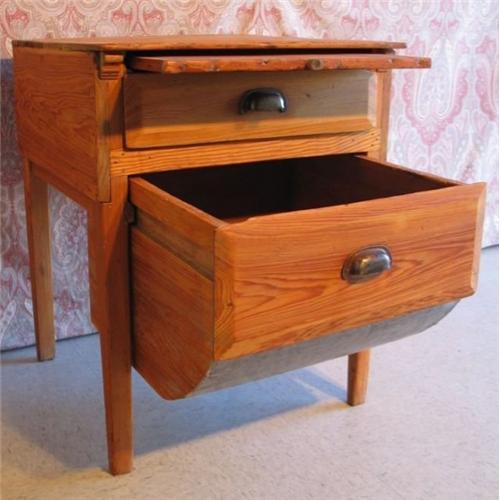 1850 Possum Belly Baker's Table 1033367