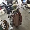 Image 1 : GOLF BAG W/ CLUBS