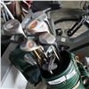 Image 2 : GREEN GOLF BAG W/ CLUBS