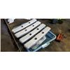 Image 1 : TRAY OF LARGE DOCK/NAUTICAL CLEATS