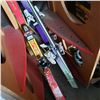 Image 2 : DYNASTAR AND CARVER SKIS