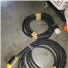 Image 2 : 2 HEAVY DUTY EXTENSION CORDS