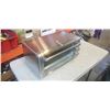 Image 2 : BLACK AND DECKER TOASTER OVEN