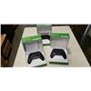 Image 2 : 3 XBOX ONE WIRELESS CONTROLLERS