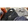 Image 2 : 3 LULULEMON HOODIES