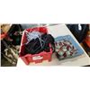 Image 1 : TRAY OF NEW MAGNIFYING GLASSES AND SHOE LACES