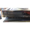 Image 2 : UXMAN R-114 RECEIVER AND DZ-120 CD PLAYER