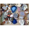 Image 2 : TRAY OF SEMI PRECIOUS STONES