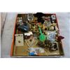 Image 2 : TRAY OF JEWELLERY AND PRINTS