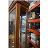 Image 8 : PULASKI FURNITURE GLASS DISPLAY CABINET - APPROX 79 INCHES TALL