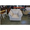 Image 2 : MICROFIBER ARM CHAIR