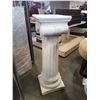 Image 2 : SOLID CERAMIC DECORATIVE PEDESTLE
