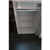 Image 3 : DANBY PREMIERE BARD FRIDGE