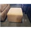 Image 2 : MICROFIBER OTTOMAN