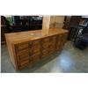 Image 2 : 9 DRAWER OAK DRESSER AND NIGHTSTAND