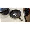 Image 2 : LODGE 12 CAST IRON COOK POT AND PAN