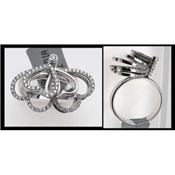 18kt white gold diamond heart swirl rin