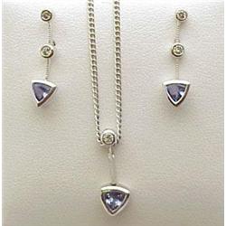 Pendant and earring set with 4mm trilli