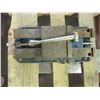 Image 3 : Kurt D688 6" Precision Machining Vise