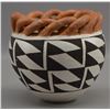 Image 3 : ACOMA INDIAN POTTERY JAR (LUCY M LEWIS)