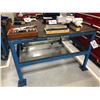 Image 1 : HEAVY DUTY 4' SQUARE WORK BENCH