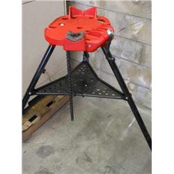 Rigid pipe threading stand