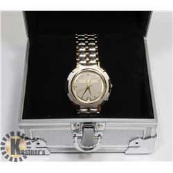 WOMENS  WRIST WATCH IN SILVER CASE