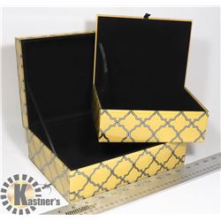 PAIR OF COLIN + JUSTIN GLASS JEWELLERY BOXES