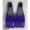 Image 1 : NEW SIZE LARGE VELOX FLIPPERS