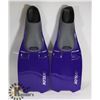Image 1 : NEW SIZE LARGE VELOX FLIPPERS