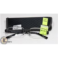 PAIR OF FOSTER GRANT READING GLASSES 3X