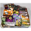Image 1 : FLAT OF ASSORTED HALLOWEEN SUPPLIES
