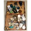 Image 1 : TWO FLATS OF ASSORTED GLASSWARE AND COLLECTIBLES