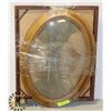 Image 1 : OVAL FRAMED BUBBLE GLASS SCENERY (TREE) ANTIQUE