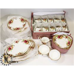 ROYAL ALBERT CHINA SET. OLD COUNTRY ROSE PATTERN.
